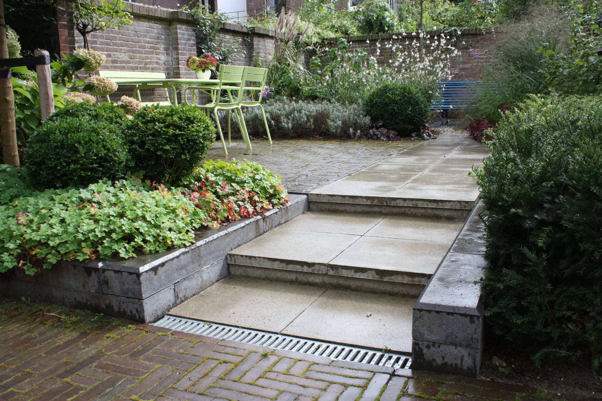 Buitenshuis beneden Robijn Stadstuin of kleine tuin inrichten - Tips voor kleine tuinen